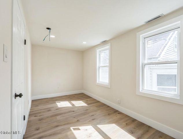 889 Yorkston Street, Schenectady, NY 12303