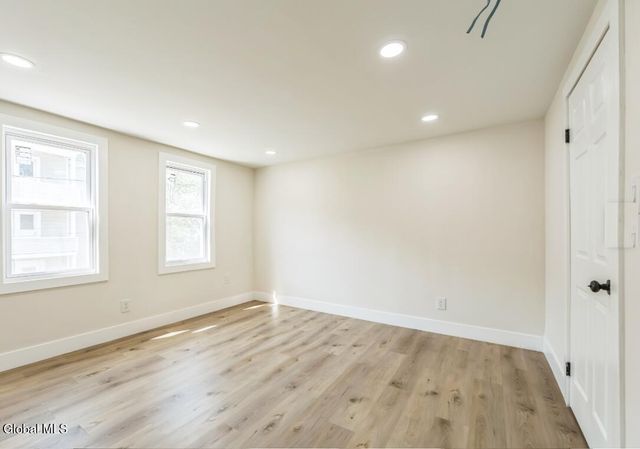 889 Yorkston Street, Schenectady, NY 12303