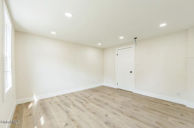 889 Yorkston Street, Schenectady, NY 12303