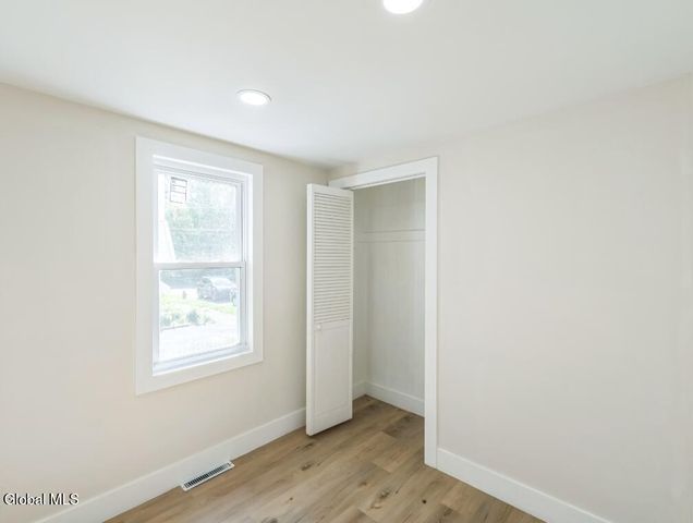 889 Yorkston Street, Schenectady, NY 12303