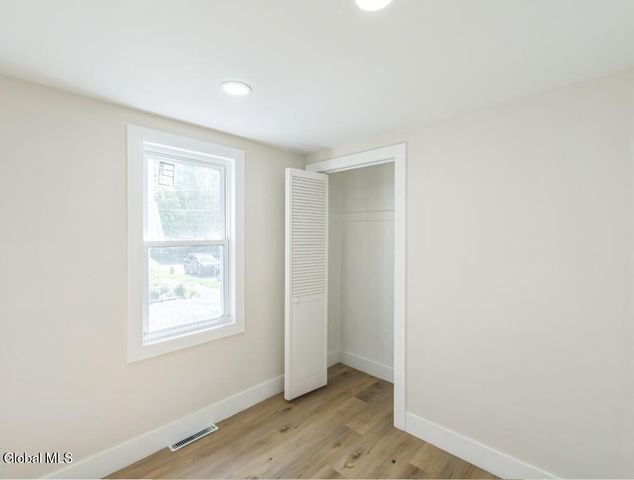 889 Yorkston Street, Schenectady, NY 12303