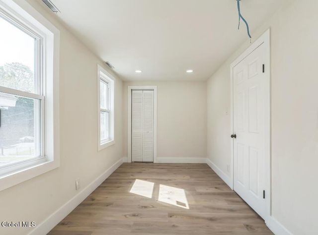 889 Yorkston Street, Schenectady, NY 12303