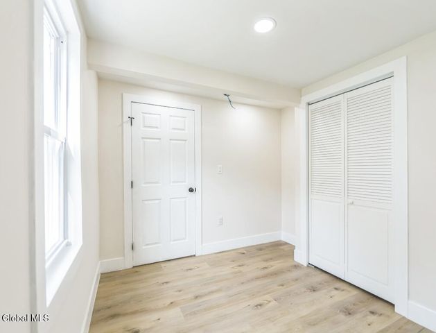 889 Yorkston Street, Schenectady, NY 12303