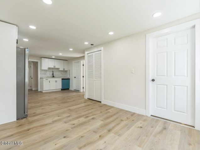 889 Yorkston Street, Schenectady, NY 12303