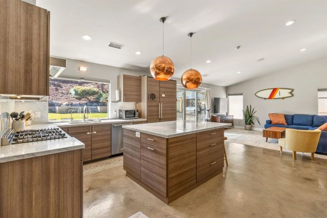 1041 Saint Albans 1, Encinitas, CA 92024