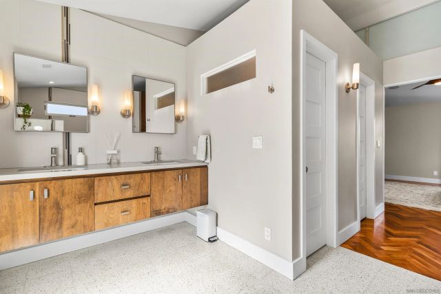 1041 Saint Albans 1, Encinitas, CA 92024