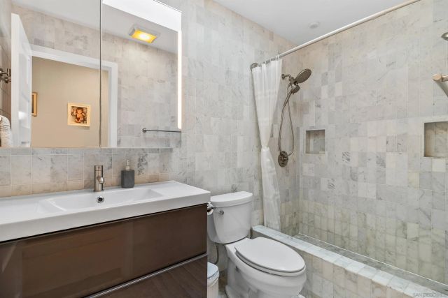 1041 Saint Albans 1, Encinitas, CA 92024