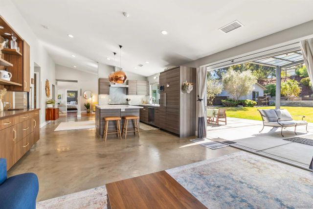 1041 Saint Albans 1, Encinitas, CA 92024