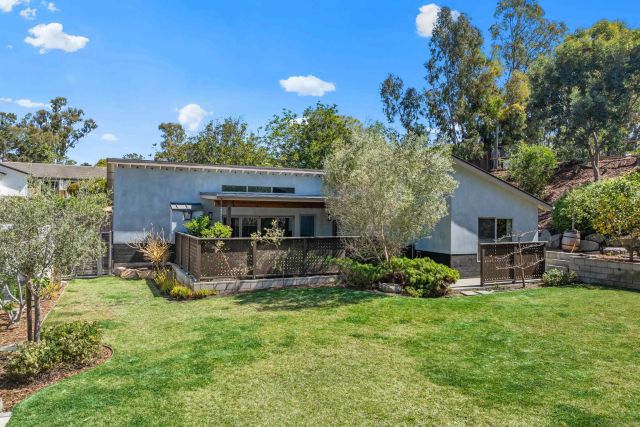 1041 Saint Albans 1, Encinitas, CA 92024