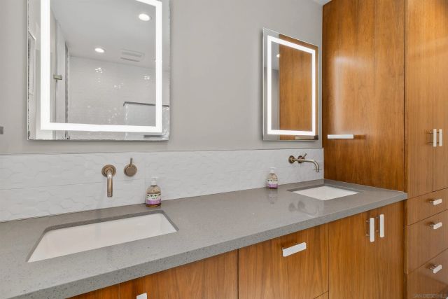 1041 Saint Albans 1, Encinitas, CA 92024
