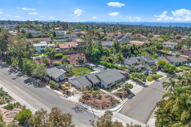 1041 Saint Albans 1, Encinitas, CA 92024