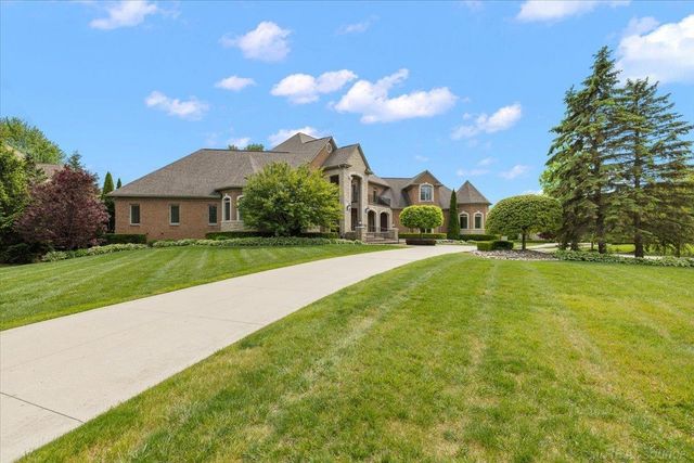 54245 Queensborough Drive, Shelby Twp, MI 48315