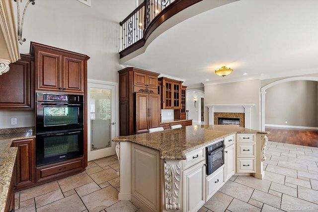 54245 Queensborough Drive, Shelby Twp, MI 48315