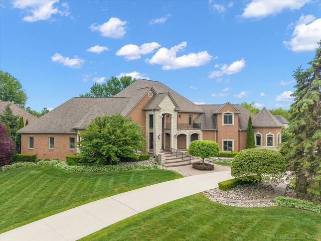 54245 Queensborough Drive, Shelby Twp, MI 48315