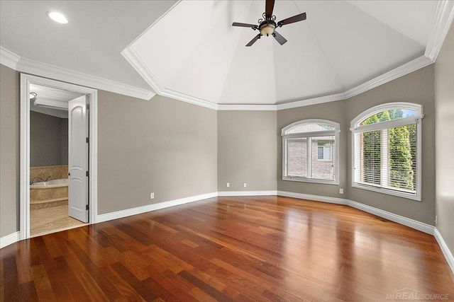 54245 Queensborough Drive, Shelby Twp, MI 48315