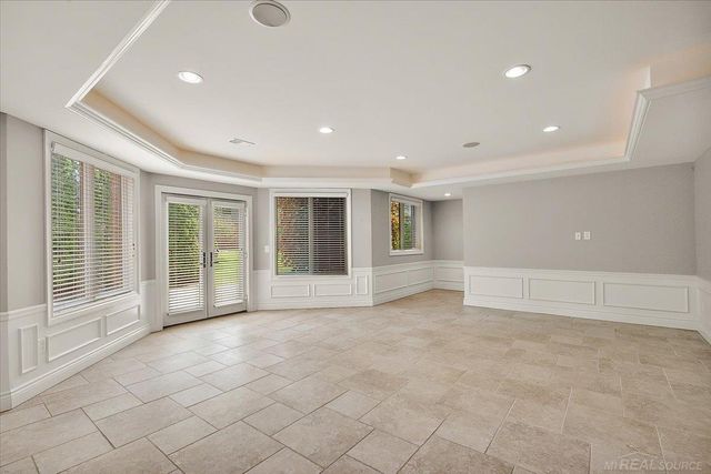 54245 Queensborough Drive, Shelby Twp, MI 48315