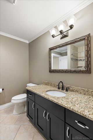 54245 Queensborough Drive, Shelby Twp, MI 48315