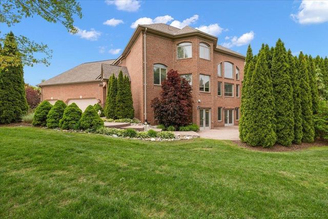 54245 Queensborough Drive, Shelby Twp, MI 48315