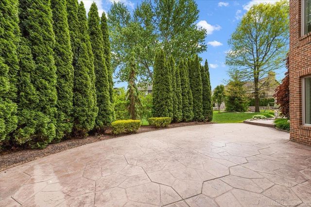 54245 Queensborough Drive, Shelby Twp, MI 48315