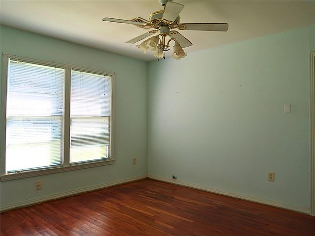 1310 N Commerce Street, Baytown, TX 77520