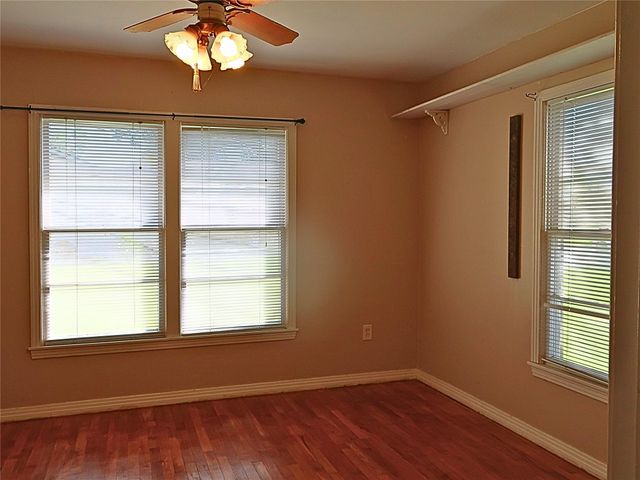 1310 N Commerce Street, Baytown, TX 77520