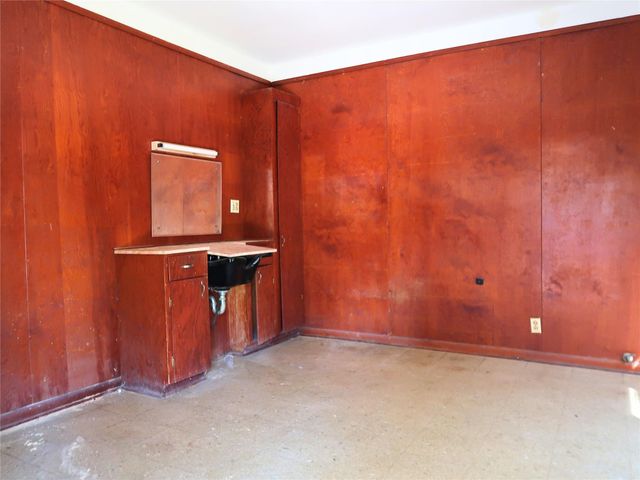 1310 N Commerce Street, Baytown, TX 77520