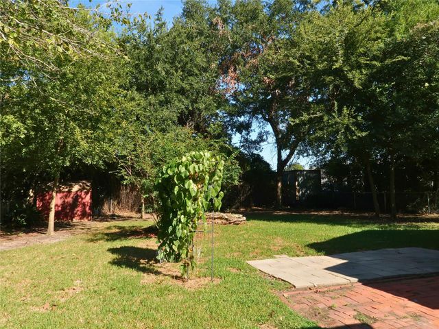 1310 N Commerce Street, Baytown, TX 77520