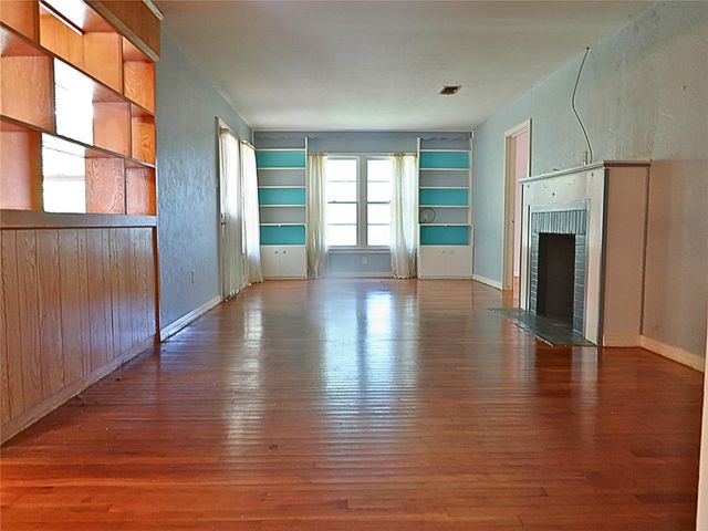 1310 N Commerce Street, Baytown, TX 77520