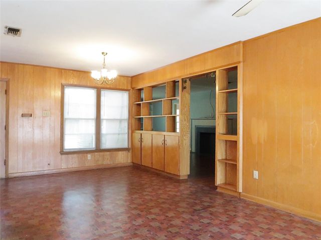 1310 N Commerce Street, Baytown, TX 77520