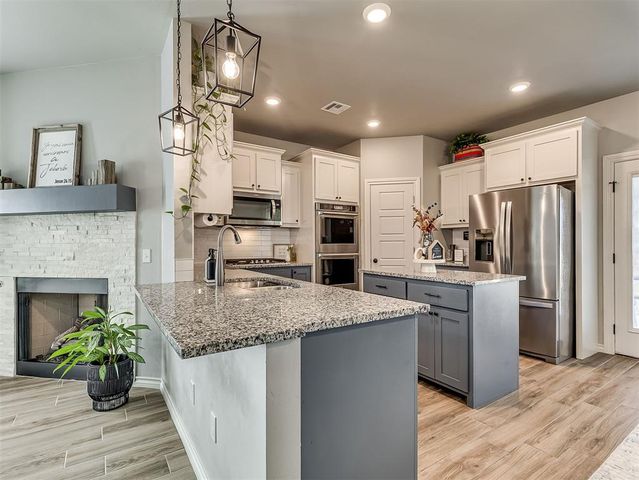 17773 Walnut Creek Road, Edmond, OK 73012