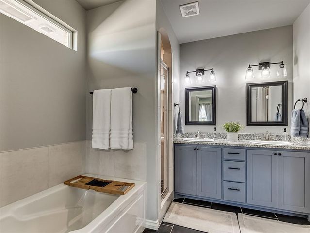 17773 Walnut Creek Road, Edmond, OK 73012