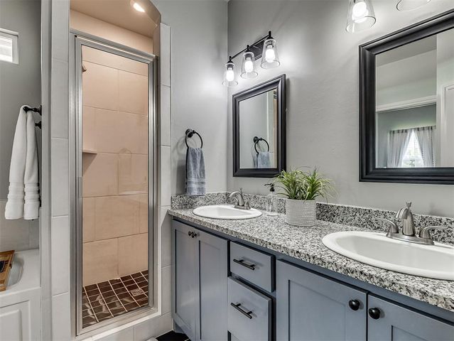 17773 Walnut Creek Road, Edmond, OK 73012