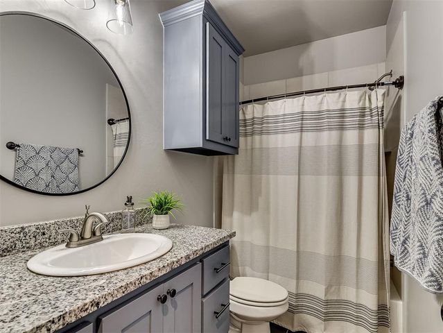 17773 Walnut Creek Road, Edmond, OK 73012