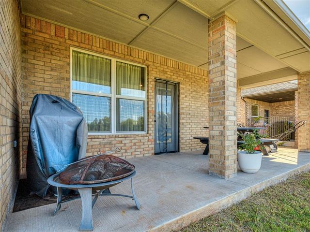 17773 Walnut Creek Road, Edmond, OK 73012