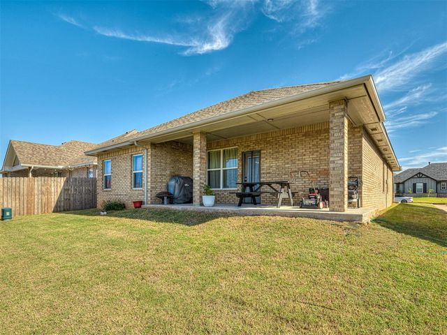 17773 Walnut Creek Road, Edmond, OK 73012