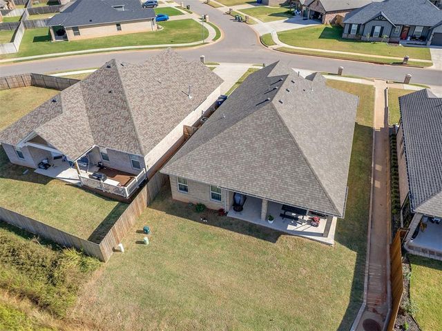 17773 Walnut Creek Road, Edmond, OK 73012