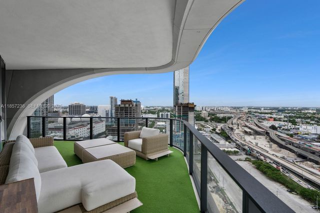 1000 Biscayne Boulevard 2402, Miami, FL 33132
