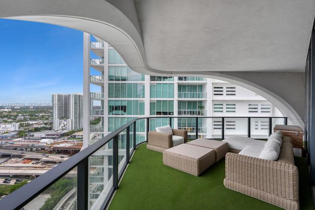 1000 Biscayne Boulevard 2402, Miami, FL 33132