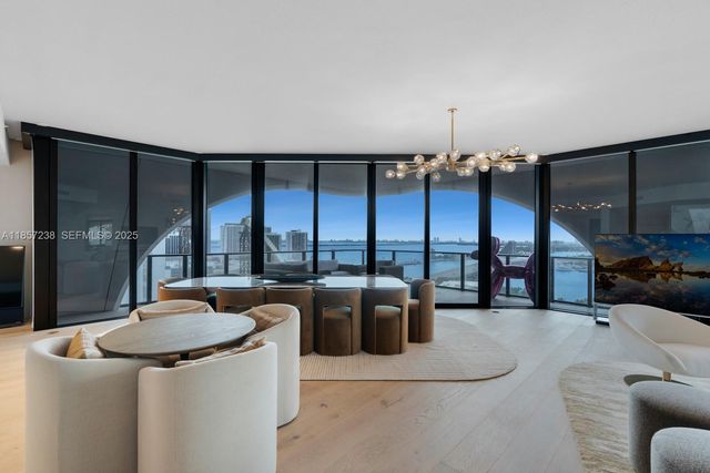 1000 Biscayne Boulevard 2402, Miami, FL 33132