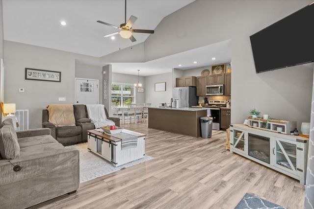 120 Pine Thicket Road, W, Mc Ewen, TN 37101