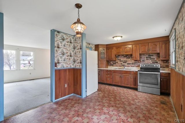 4999 Windgate Road, Clay, NY 13088