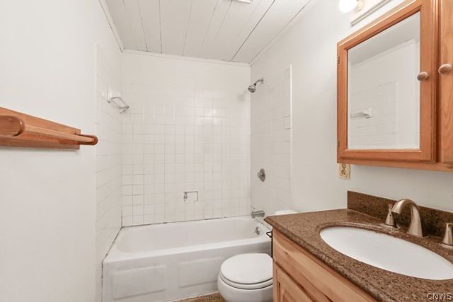 4999 Windgate Road, Clay, NY 13088