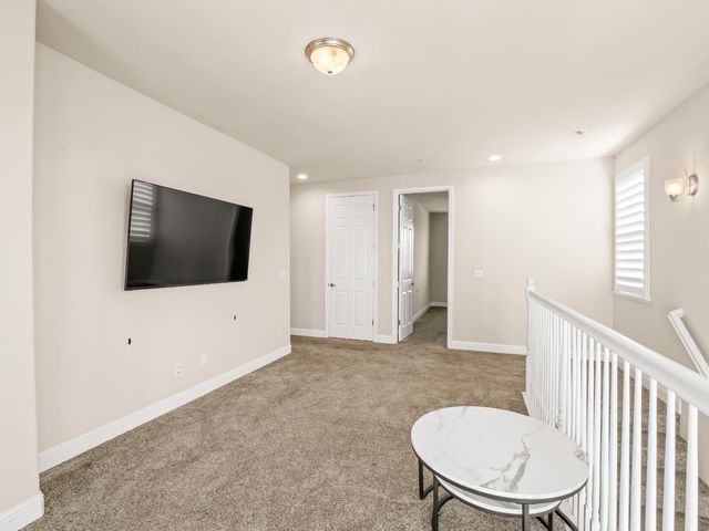 11584 N Via Venitzia Avenue, Fresno, CA 93730