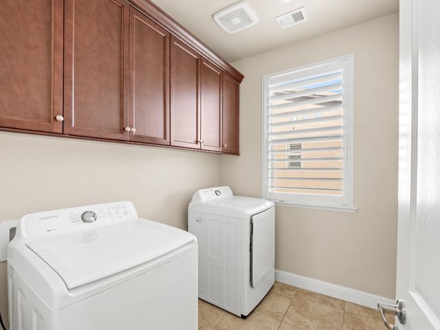 11584 N Via Venitzia Avenue, Fresno, CA 93730