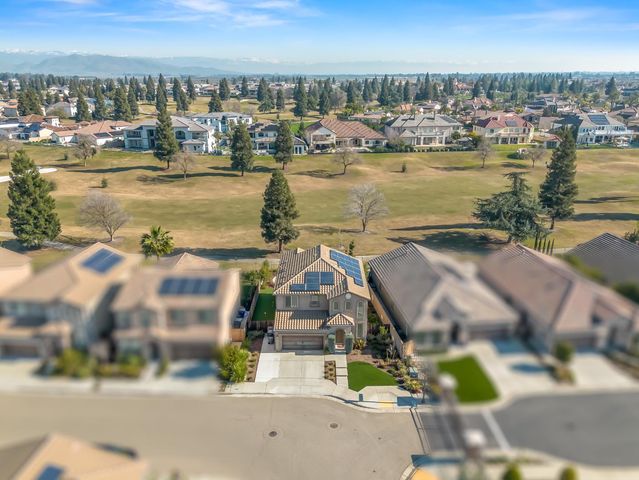 11584 N Via Venitzia Avenue, Fresno, CA 93730