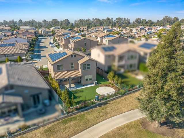 11584 N Via Venitzia Avenue, Fresno, CA 93730