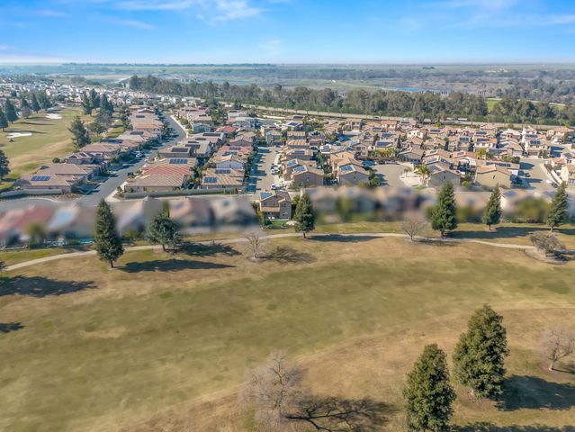 11584 N Via Venitzia Avenue, Fresno, CA 93730