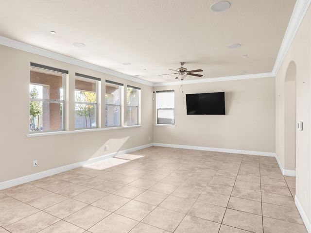 11584 N Via Venitzia Avenue, Fresno, CA 93730