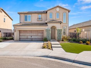 11584 N Via Venitzia Avenue, Fresno, CA 93730