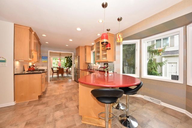 1521 W Eastbrook DRIVE, Mequon, WI 53092
